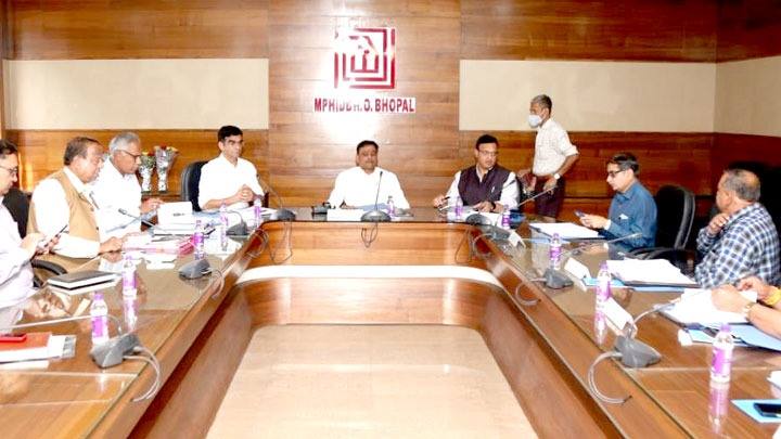 म.प्र. गृह निर्माण मंडल द्वारा पेंशनर्स को राज्य के समान 33 प्रतिशत राहत : अध्यक्ष श्री तिवारी
